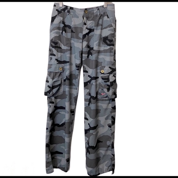 Like new Nike camo cargo pants - Picture 1 of 3